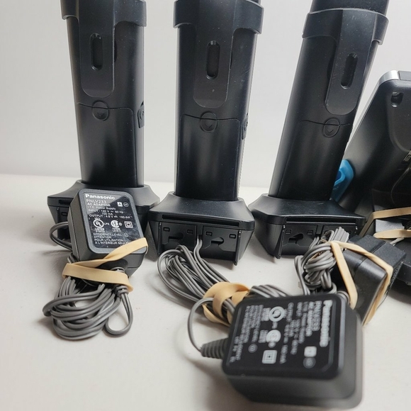 Panasonic KX-TGF970 Cordless Phone System - 4 Phones/3 Handsets - Works Tested - Picture 4 of 9